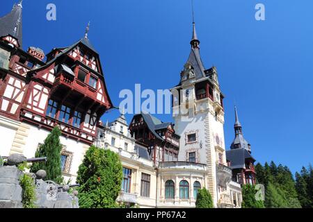 Roumanie - Château de Peles dans Muntenia région. Vieux bâtiment à Sinaia (département de Prahova). Banque D'Images