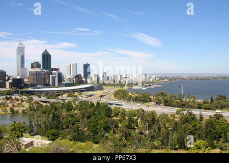 Perth, Australie. Vue sur l'horizon à l'échelle de la ville de Kings Park. Paysage urbain urbaine australienne. Banque D'Images