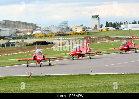 Cambridge UK, 2018-septembre-23. Les flèches rouges au départ de Marshall Aerospace avant leur schedualed air afficher à Duxford pour fin de semaine l'events Banque D'Images