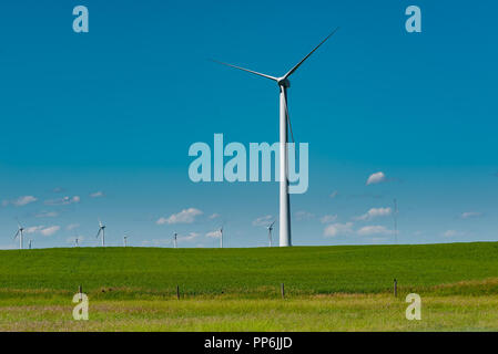 Parc de production d'énergie dans les prairies du sud de l'Alberta Canada Banque D'Images