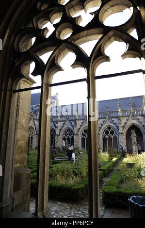 Aux Pays-Bas. Utrecht. Cathédrale Saint-Martin. Moyen-Âge. Gothique français. Eglise protestante depuis 1580. Cloître, 15ème siècle. Banque D'Images