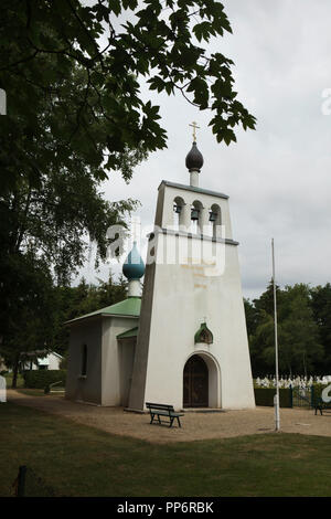 Chapelle commémorative russe au cimetière militaire russe (Cimetière militaire russe) dans la région de Mourmelon-le-Grand près de Mourmelon-le-Grand en Marne région au nord-est de la France. La chapelle de la résurrection conçu par l'architecte russe Albert Benois a été construit en 1936-1937 au cimetière où 915 soldats russes de la Force expéditionnaire russe tombé en France en 1916-1918 au cours de la Première Guerre mondiale ont été enterrés. Banque D'Images