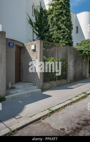 Le Werkbundsiedlung à Vienne est un modèle de domaine de logement dans Vienne-Hietzing qui a été ouvert en 1932 et est maintenant en grande partie Propriété de l'Administration de la ville de Vienne Banque D'Images