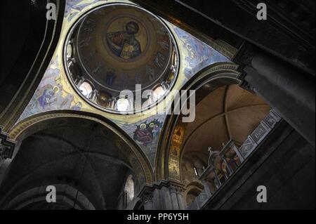 Israël. Jérusalem. Basilique du Saint-Sépulcre. Mosaïque de Christ Pantocrator dans Dome. Banque D'Images