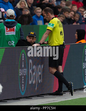 Leverkusen, Allemagne. 29Th Sep 2018. Leverkusen, Allemagne Le 23 septembre 2018, Bundesliga journée 4, Bayer 04 Leverkusen - 1. FSV Mainz 05 Arbitre : Marco Fritz Videobeweiss. Credit : Juergen Schwarz/Alamy Live News Banque D'Images