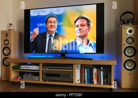 FOTOMONTAGE duel TV avant d'élection d'État de Bavière : le 26 septembre, il s'agit de la télévision bavaroise (BR) pour le grand duel de la télévision top candidats Markus SOEDER (CSU, Premier Ministre de la Bavière), et Ludwig Hartmann (re, Buendnis90/Les Verts). Dans le monde d'utilisation | Banque D'Images