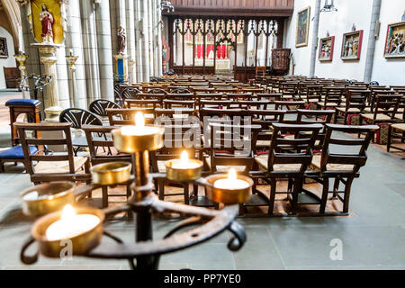 Londres Angleterre,Royaume-Uni,Marylebone,Eglise de l'Annonciation Marble Arch,Eglise de la paroisse d'Angleterre,intérieur,architecture médiévale de renouveau,écran rood Banque D'Images