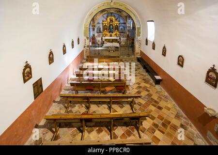 Iglesia del siglo XVI, santuario de origen romanico de Santa María de la Nuez , municipio de Bárcabo, Sobrarbe, Provincia de Huesca, Comunidad Autónoma de Aragón, cordillera de los Pirineos, Espagne, Europe. Banque D'Images