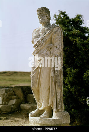 Ruines de la ville grecque. Statue d'Esculape (2,15 m de haut). 3ème siècle avant J.-C.. Ampurias, vue externe. Gerona. Lieu : extérieur. GERONA. L'ESPAGNE. Banque D'Images