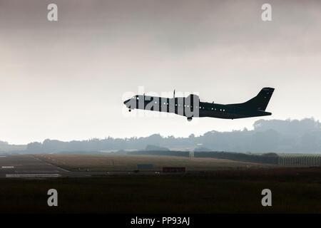 L'aéroport de Cork, Cork, Irlande. 11 juillet, 2018. Un ATR 72 Régional Aer Lingus à destination de Manchester décolle de l'aéroport de Cork, Irlande. Banque D'Images