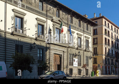 MADRID, ESPAGNE - 22 janvier 2018 : rue typique de la ville de Madrid, Espagne Banque D'Images