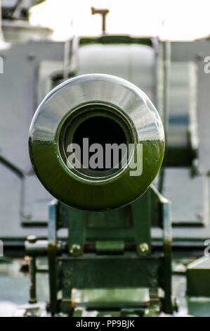 Canon de canon FV433 automoteur d'artillerie canon automoteur Abbot (SPG). 105 mm L13A1. Droit vers le bas du fourreau. Arme Banque D'Images