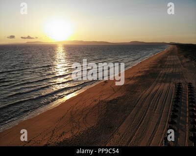 Vue de la plage de Carvalhal à Comporta au coucher du soleil Banque D'Images