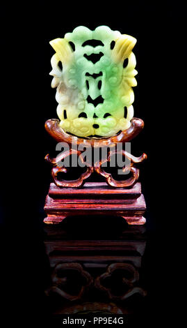 Chinois Antique jade vert et jaune fait écran dans les années 1800. Banque D'Images