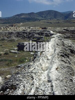 La Turquie. Hierapolis. Ancienne ville ondée, début 2ème siècle BC. L'époque hellénistique. La canalisation. Ruines. Banque D'Images