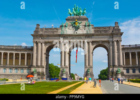 Arcades du cinquantenaire, Arc de Triomphe, Parc du Cinquantenaire, Bruxelles, Belgique Banque D'Images