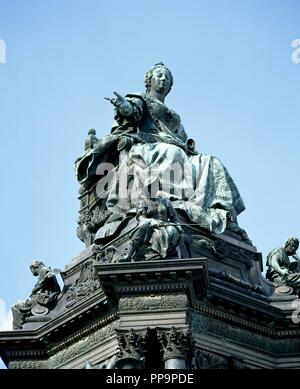 Marie-thérèse (1717-1780). L'Impératrice du Saint Empire Romain. Statue de la Maria Theresia monument. Par sculpteur allemand Kaspar von Zumbusch, 1888. Vienne. L'Autriche. Banque D'Images