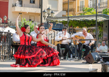 Danseurs de Flamenco, castagnettes, performance, Fandango, Fuengirola un caballo. Événement annuel, fête, événement, Málaga, Andalousie, espagne. Septembre 2018 Banque D'Images