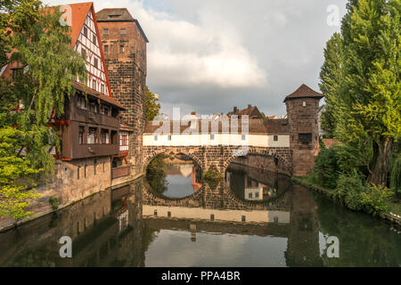 Henkerhaus Fachwerkhaus Weinstadel und, Wasserturm an der Pegnitz, Nürnberg, Bayern, Deutschland | Henkerhaus Hangman's House),half-timbered Weinst Banque D'Images