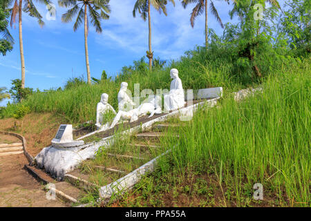 La ville de Tacloban, Philippines, Leyte - 12 juin 2018 : statues des 14 stations de la croix au Calvaire Hill Banque D'Images