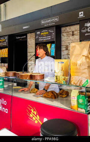 Lingotto Turin Italie 22 septembre 2018 Terra Madre - Salone del Gusto - Stand Agugiaro - Atelier de Chef Pâtissier Claudio Gatti Banque D'Images