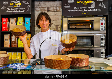 Lingotto Turin Italie 22 septembre 2018 Terra Madre - Salone del Gusto - Stand Agugiaro - Atelier de Chef Pâtissier Claudio Gatti Banque D'Images