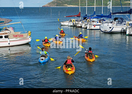 Leçon de kayak à Porlock Weir, Devon, Angleterre, Royaume-Uni Banque D'Images