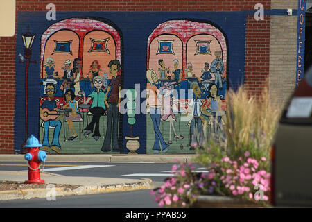 Fresque représentant une scène de café dans le centre-ville de Harrisonburg, va, USA Banque D'Images