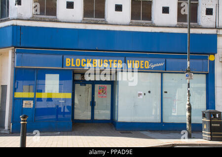 Vide Fermé Blockbuster Video shop, UK Banque D'Images