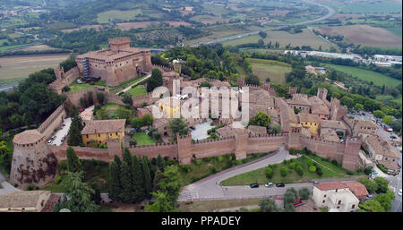 Vue aérienne du château de Gradara, la forteresse des Malatesta où les amants Paolo et Francesca est mort Banque D'Images