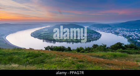 Boucle du Rhin au lever du soleil, Gedeonseck Rhein-Hunsrueck, Boppard,-District, Rhénanie-Palatinat, Allemagne Banque D'Images