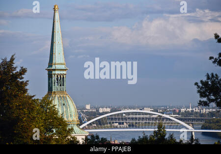 Pont Apollo, Bratislava, Slovaquie Banque D'Images