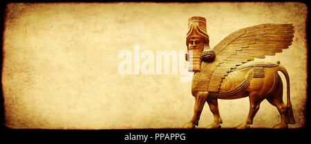 Grunge background avec texture du papier et à tête humaine - lamassu taureau ailé assyrien, statue divinité protectrice. L'espace de copie pour le texte. Modèle de simulation Banque D'Images