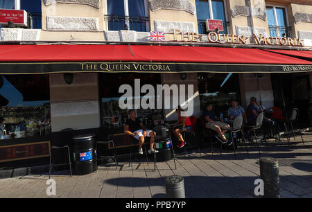 La cuisine française café de la rue Queen Victoria situé dans le quartier du vieux port à Marseille, France. Banque D'Images