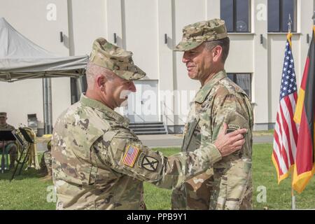 Major général Andrew M. Rohling et membres des États-Unis Force ...