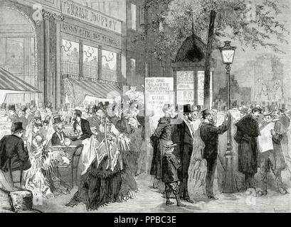 Troisième Guerre carliste (1872-1876). Paris, France. Les gens avant le Passage Jouffroy de recevoir des nouvelles d'Espagne et de la guerre carliste. Gravure de Severini. L'illustration espagnole et américaine, 1872. Banque D'Images