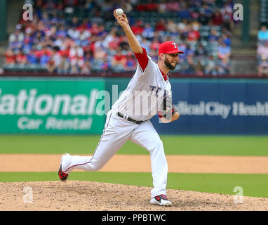 Arlington, Texas, USA. 29Th Sep 2018. Texas Rangers pitcher Chris Martin (31)ton dans la 8e manche de la MLB match entre les Mariners de Seattle et les Texas Rangers à Globe Life Park à Arlington, au Texas. Le Texas a gagné 6-1. Tom Sooter/CSM/Alamy Live News Banque D'Images