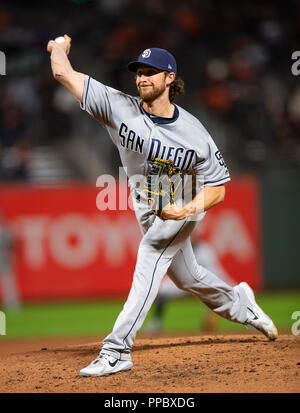 San Francisco, Californie, USA. Sep 24, 2018. San Diego Padres le lanceur partant Bryan Mitchell (50) offre de la butte, au cours d'un match entre la MLB Padres de San Diego et les Giants de San Francisco à AT&T Park à San Francisco, Californie. Valerie Shoaps/CSM/Alamy Live News Banque D'Images