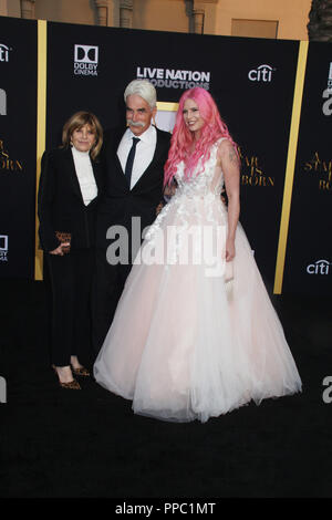 Los Angeles, USA. 24 Sep 2018. Katharine Ross, Sam Elliott, Cleo Rose Elliott 09/24/2018 Le Los Angeles Premiere d 'une étoile est née", tenue au Shrine Auditorium & Expo Hall à Los Angeles, CA Photo : Cronos/Hollywood News Crédit : Cronos/Alamy Live News Banque D'Images