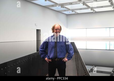 Londres 25 septembre 2018 : Richard Wilson avec son travail 20:50. Les translateurs de l'espace à la Hayward Gallery dispose d'œuvres couvrant une période d'environ 50 ans par 20 artistes internationaux de premier plan. Les translateurs de l'espace à la Hayward Gallery fonctionne depuis le 26 septembre 2018 - 6 janvier 2019. Credit : Claire Doherty/Alamy Live News Banque D'Images