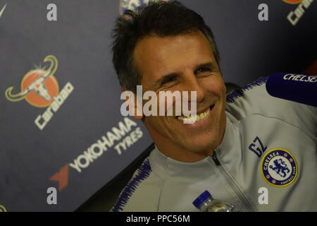 Cobham, Royaume-Uni. 25 Septembre, 2018. Cobham, Surrey, Royaume-Uni Chelsea Football Club assistant manager, Gianfranco Zola, réponses aux questions des médias avant ses équipes Carabao Cup match mercredi contre Liverpool FC à Anfield. Credit : Motofoto/Alamy Live News Banque D'Images