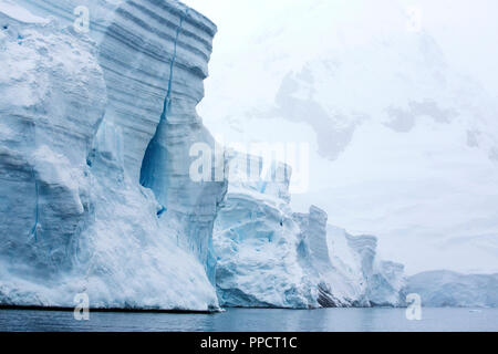 Le recul des glaciers dans la région de Wilhelmina Bay au large de la Terre de Graham sur la péninsule antarctique, qui est un des plus rapides des lieux réchauffement de la planète. Banque D'Images