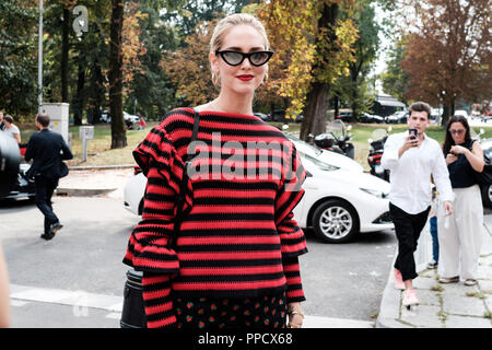 Milan, Italie, le 22 septembre 2018 : Chiara Ferragni arrive à la philosophie di Lorenzo Serafini fashion show Milan Fashion Week Printemps/Été 2019 Banque D'Images