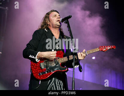 Fher Olvera avec Mana se produit en concert à l'American Airlines Arena de Miami, le 8 mars 2007. Banque D'Images