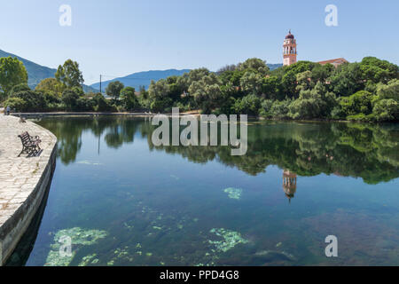 Vue imprenable sur le lac karavomilos, Céphalonie, îles Ioniennes, Grèce Banque D'Images