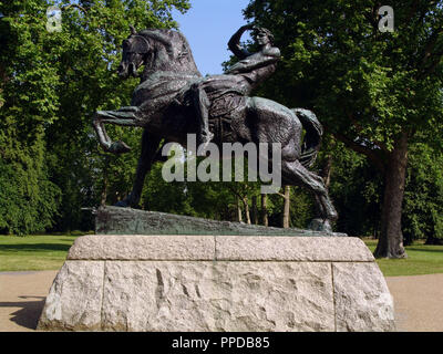 ARTE S. XIX. Grande Bretagne. GEORGE FREDERICK WATTS (1817-1904). Pintor y escultor francés. 'L'énergie physique (ENERGIA FISICA) ' Bronce. Escultura situado en los jardines de Kensington, en Hyde Park. Londres. Inglaterra. Banque D'Images