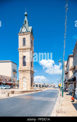 Israël, Tel Aviv - 07 septembre 2018 : Shuk hapishpeshim brocante - Tour de l'horloge à Jaffa Banque D'Images