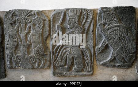 La Mésopotamie. Halaf culture. (Ca 6000-5300 avant J.-C.). Néolithique. La Syrie. Statue colossale d'oiseau. Temple-Sanctuary de dire à Hall. Basalte. 9e siècle avant J.-C.. Musée de Pergame. L'île des musées. Berlin. L'Allemagne. Banque D'Images