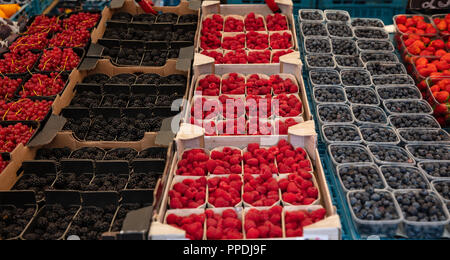 Les couleurs de l'image de diverses baies dans un marché local à Rotterdam, l'arrière-plan Banque D'Images