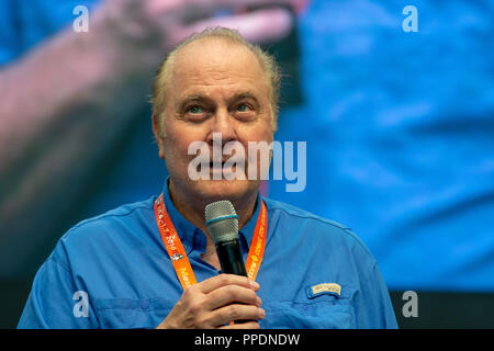 STUTTGART, ALLEMAGNE - 30 juin 2018 : Gil Gerard à Comic Con Allemagne Stuttgart, deux jours de convention du ventilateur Banque D'Images